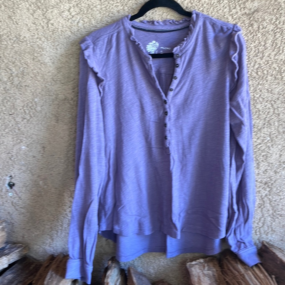 Women’s Anthropology Pilcro XL long sleeve shirt, 8 buttons, lavender
